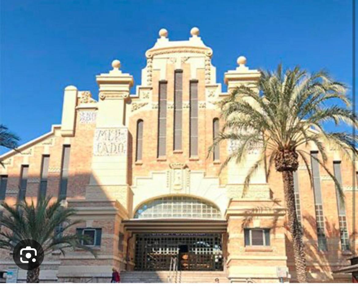 Centrally-Located, Spacious Flat At Historic Centre & Short Walk To Beach Alicante Exterior foto
