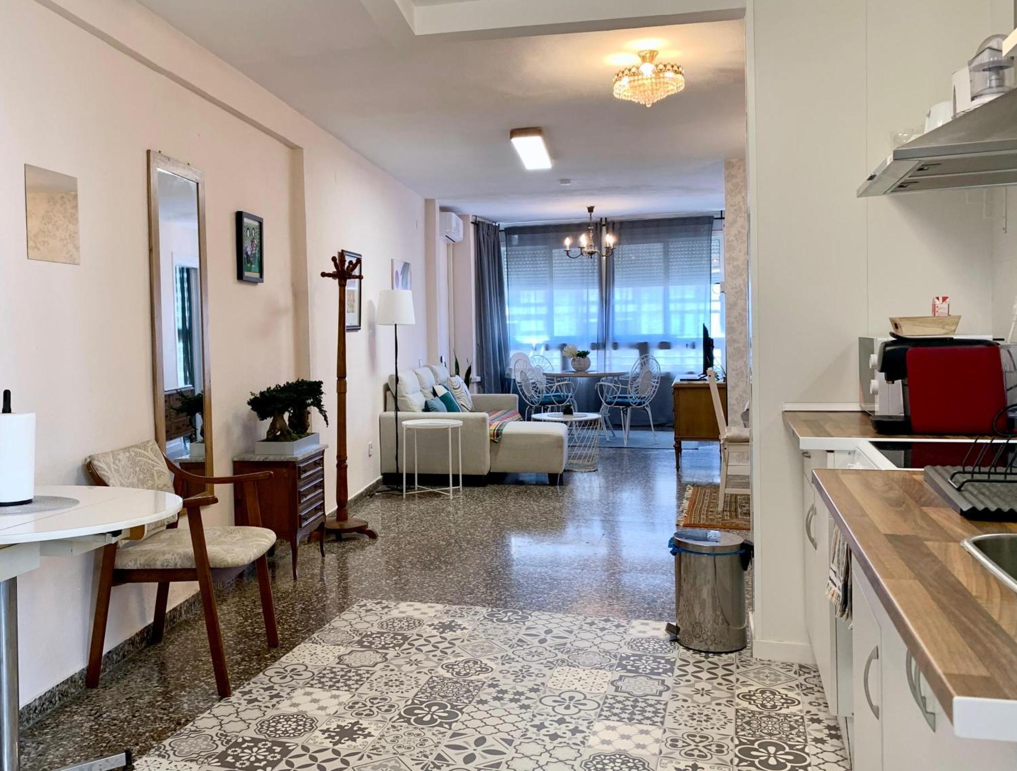 Centrally-Located, Spacious Flat At Historic Centre & Short Walk To Beach Alicante Exterior foto