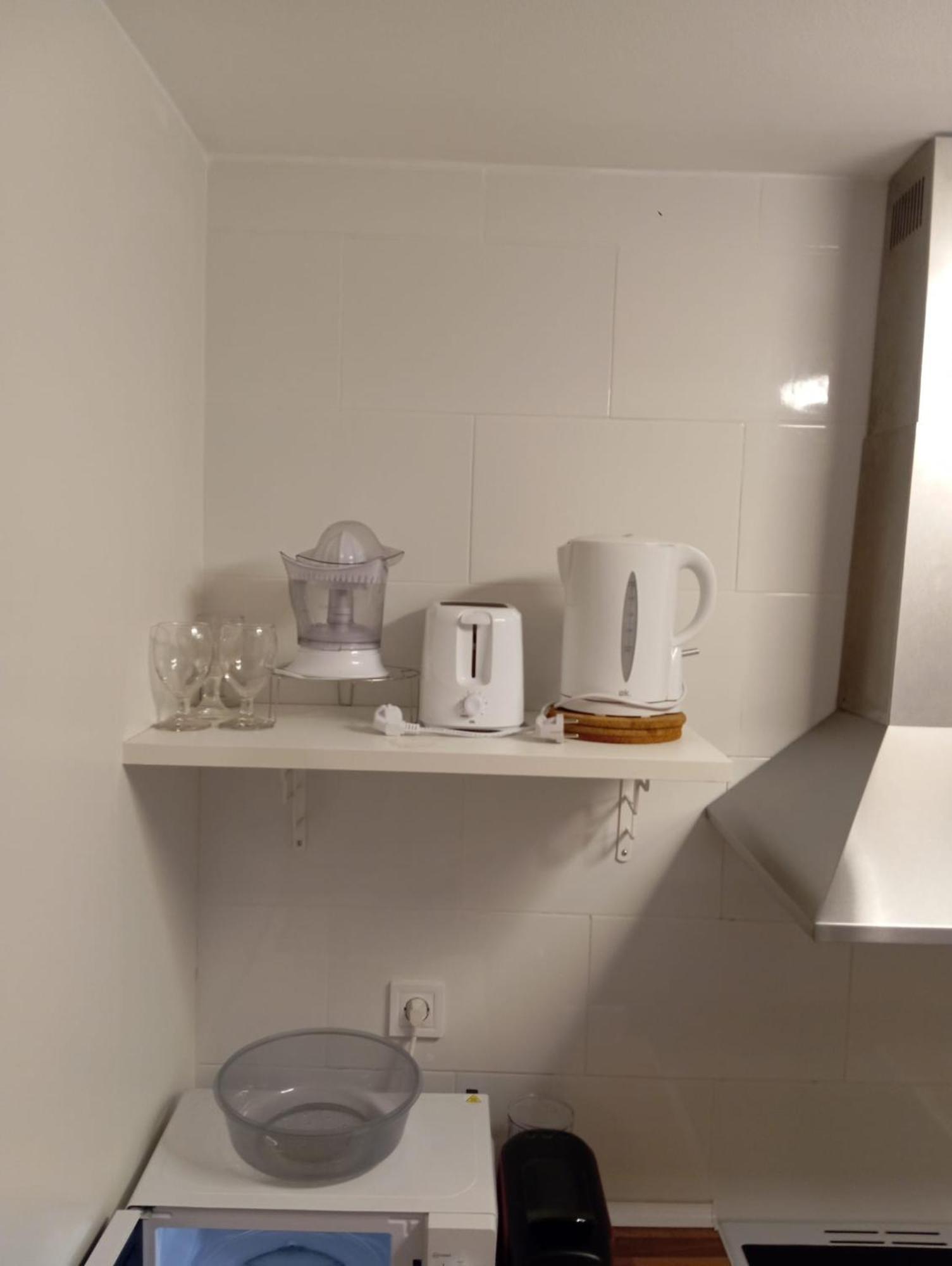Centrally-Located, Spacious Flat At Historic Centre & Short Walk To Beach Alicante Exterior foto